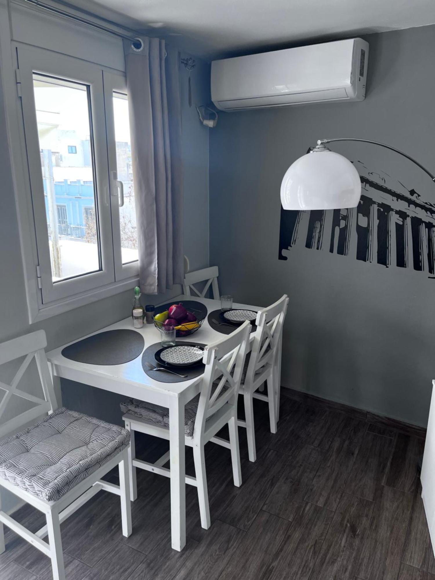 Cozy Studio Apartment In The Heart Of Афины Экстерьер фото