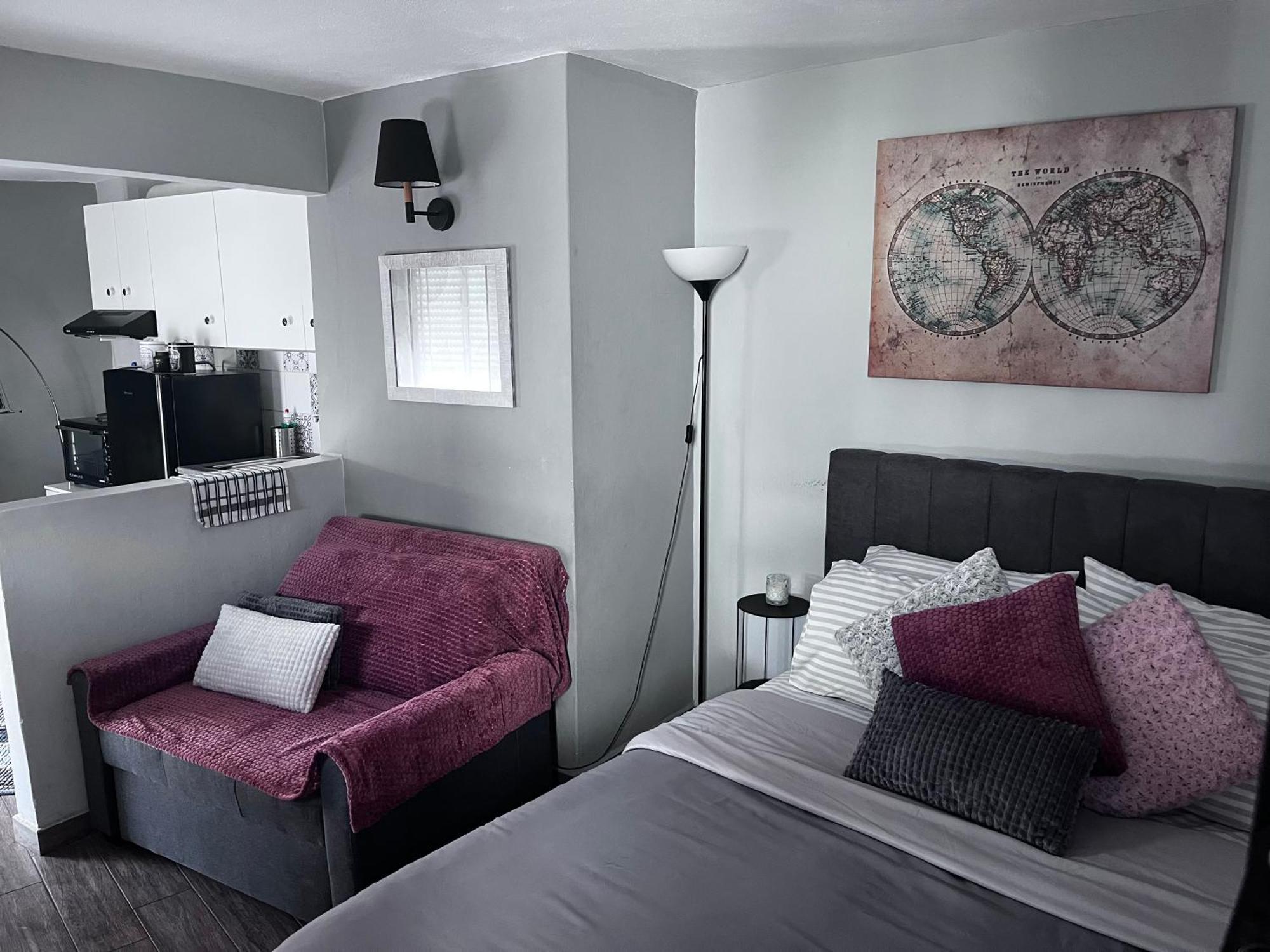Cozy Studio Apartment In The Heart Of Афины Экстерьер фото